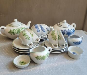 Douwe Egberts theeserviesjes poppenserviesjes kinderservies beschikbaar voor biedingen