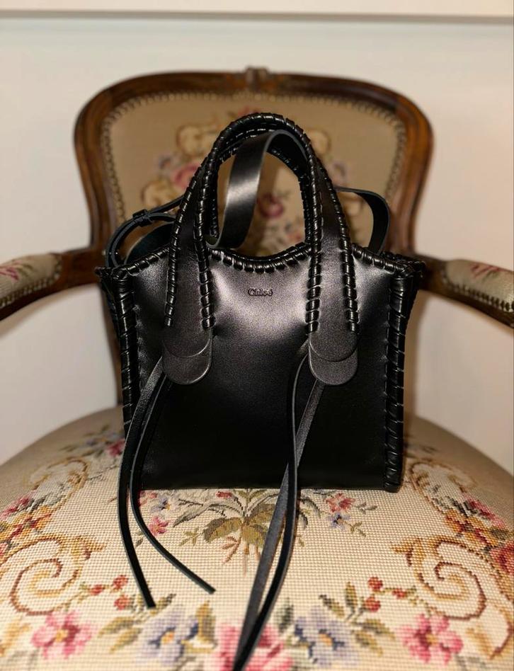 Chloe Small Zwarte Mony Leren Tas, Sieraden, Tassen en Uiterlijk, Tassen | Damestassen, Zo goed als nieuw, Handtas, Zwart, Ophalen of Verzenden