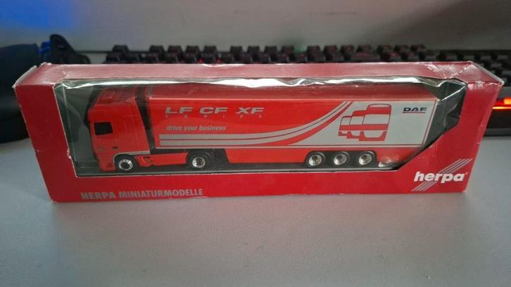Herpa Daf LF CF met oplegger 1:87, Hobby en Vrije tijd, Modelauto's | 1:87, Zo goed als nieuw, Bus of Vrachtwagen, Herpa, Ophalen of Verzenden