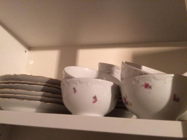 Servies, merk Kahla met bloementoefjes Bavaria., Huis en Inrichting, Keuken | Servies, Gebruikt, Overige typen, Overige stijlen