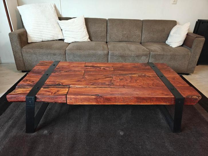 Robuuste, zeer mooie salontafel van massief teakhout, Huis en Inrichting, Tafels | Salontafels, Zo goed als nieuw, Minder dan 50 cm