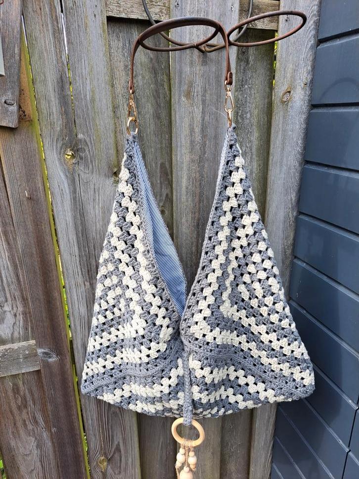 Gehaakte Handtas Grijs/Beige, Sieraden, Tassen en Uiterlijk, Tassen | Damestassen, Nieuw, Handtas, Grijs, Ophalen of Verzenden