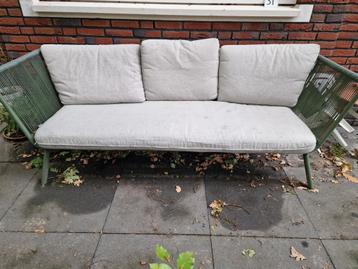 Mooie groene tuinbank – Comfortabel en stijlvol (3-zits) beschikbaar voor biedingen