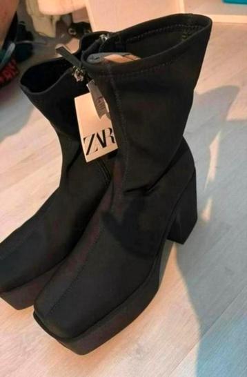 zara laarzen beschikbaar voor biedingen