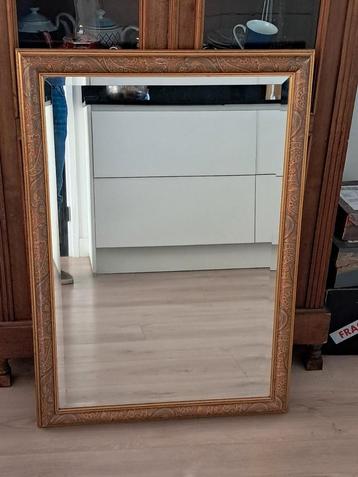 Prachtige grote spiegel 100.5 x 71 cm beschikbaar voor biedingen