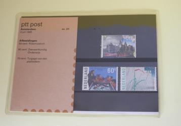 Postzegel mapjes P.T.T. 1985 beschikbaar voor biedingen