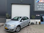 Mercedes-Benz B-klasse 200 AUTOMAAT/STOELVERW/TREKHAAK/PDC/M, Auto's, Mercedes-Benz, Gebruikt, Zwart, 4 cilinders, 1290 kg