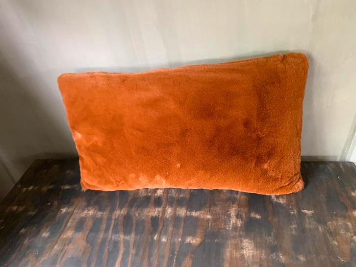 Landelijk rechthoekig fluffy sierkusssen, roestbruin/zwart, Huis en Inrichting, Woonaccessoires | Kussens, Zo goed als nieuw, Zwart