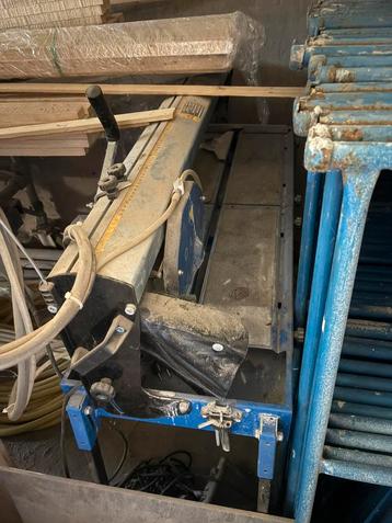 Carat zaagtafel beschikbaar voor biedingen