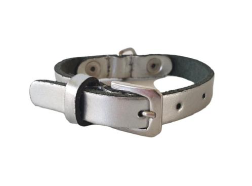 ALOKÉ Laklederen Halsband Zilver Nekomtr 13,5-17,5 cm KOOPJE, Dieren en Toebehoren, Hondenhalsbanden en Penningen, Nieuw, Ophalen of Verzenden