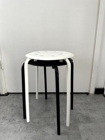 2 IKEA MARIUS Krukjes – Wit & Zwart – Totaal €5,- beschikbaar voor biedingen