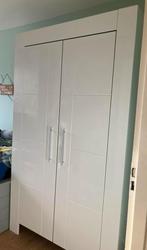 BOPITA Hoogglans witte kinder kledingkast, 2 deuren mooi !!, Ophalen, Gebruikt, Jongetje of Meisje