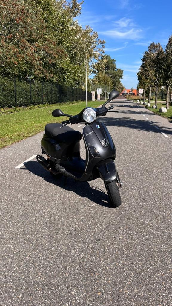 Vespa lx 70 2t 2011, Fietsen en Brommers, Scooters | Vespa, Zo goed als nieuw, Vespa LX, Maximaal 45 km/u, Tweetakt, Ophalen