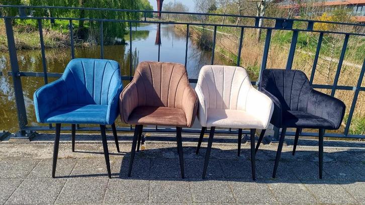 Gloednieuwe Eetkamerstoelen – Set van 4, Huis en Inrichting, Stoelen, Nieuw, Vijf, Zes of meer stoelen, Hout, Metaal, Stof, Overige kleuren