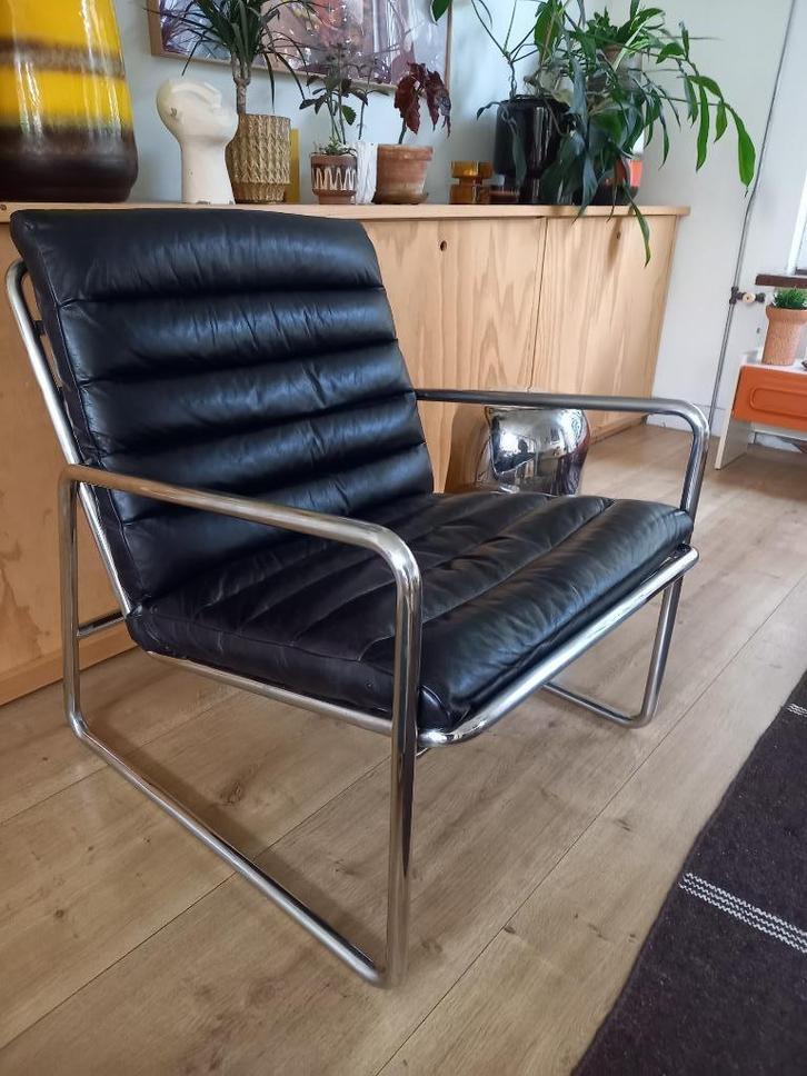 Fauteuil metalen onderstel,leren zitting, Huis en Inrichting, Fauteuils, Gebruikt, Leer, Metaal, 50 tot 75 cm, 75 tot 100 cm, Ophalen