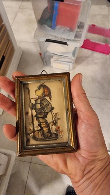 Klein Hummel Figuur Ingelijst beschikbaar voor biedingen
