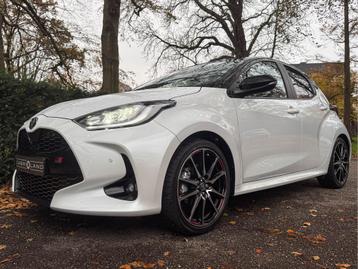 Toyota Yaris 1.5 Hybrid GR Sport (bj 2023, automaat) beschikbaar voor biedingen