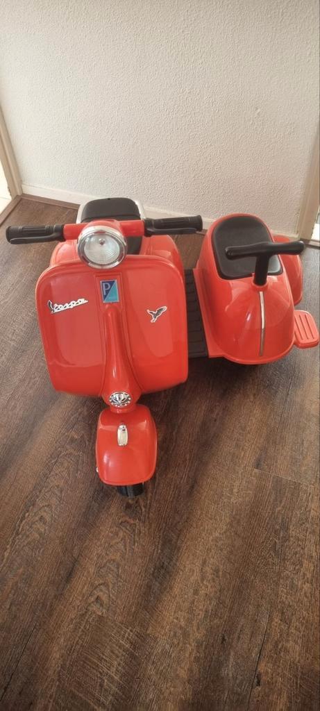 Elektrische Vespa Scooter met Zijspan voor Kinderen, Kinderen en Baby's, Speelgoed | Buiten | Accuvoertuigen, Zo goed als nieuw