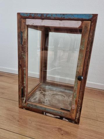 Brocante Vitrine Kastje. beschikbaar voor biedingen