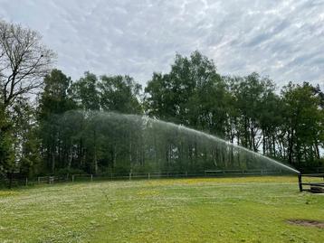 Waterbron pulsen waterpuls put waterput bronboring. beschikbaar voor biedingen