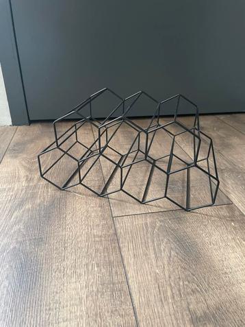Metalen Wijnrekje - Modern Design beschikbaar voor biedingen