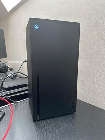 Xbox X 1tb incl. Elite series 2 controller and Razor headset beschikbaar voor biedingen