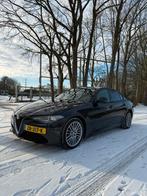 Alfa Romeo Giulia 2.2 JTD 180pk Aut 2018 Zwart, Auto's, Automaat, 745 kg, Achterwielaandrijving, Zwart