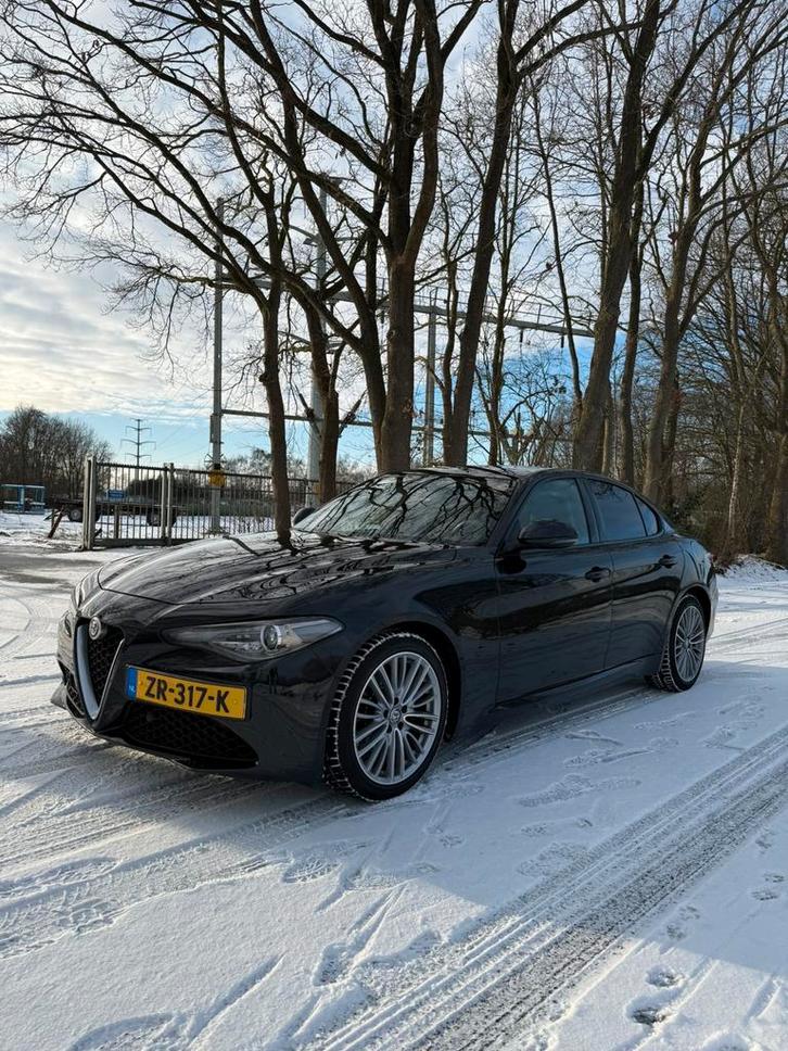 Alfa Romeo Giulia 2.2 JTD 180pk Aut 2018 Zwart, Auto's, Alfa Romeo, Particulier, Giulia, Airbags, Airconditioning, Bluetooth, Climate control