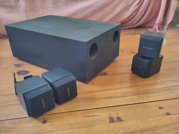 Bose subwoofer en muur/platfond speakers beschikbaar voor biedingen