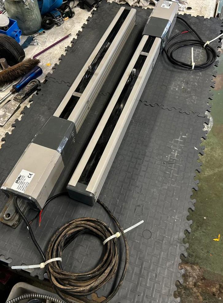 Motoren elektrische hekopener EasyJack + (controlbox), Tuin en Terras, Tuinpoorten, Gebruikt, Draaipoort, Ophalen of Verzenden