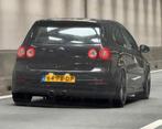 Volkswagen Golf 1.6 FSI 3D 2004 volledig GTI/R32 look, Auto's, Voorwielaandrijving, Zwart, 4 cilinders, 620 kg