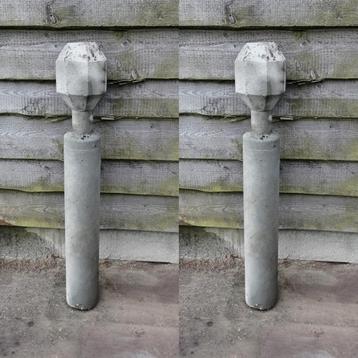 2x Betonpaal/Betonpalen (8-Kantig) beschikbaar voor biedingen