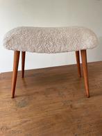 Vintage voetenbankje, Ophalen, Hout, Minder dan 50 cm, Gebruikt