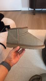 UGG’s maat 39, Kleding | Dames, Schoenen, Ophalen of Verzenden, Zo goed als nieuw, Zwart, Pantoffels of Sloffen