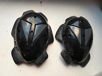 Nieuwe Dainese Knee Sliders beschikbaar voor biedingen