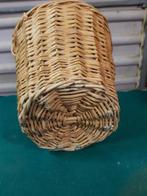 rieten mand vintage, Huis en Inrichting, Woonaccessoires | Schalen en Manden, Ophalen of Verzenden