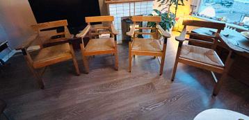 Eettafelstoelen Amsterdamse School beschikbaar voor biedingen