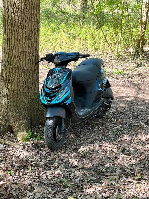 Piaggio zip 4 takt, Fietsen en Brommers, Scooters | Piaggio, Gebruikt, Zip, Ophalen