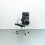 4x Vitra Eames EA 219 Softpad Zwart Leer - Chroom, Huis en Inrichting, Ophalen of Verzenden, Zo goed als nieuw, Zwart, Bureaustoel