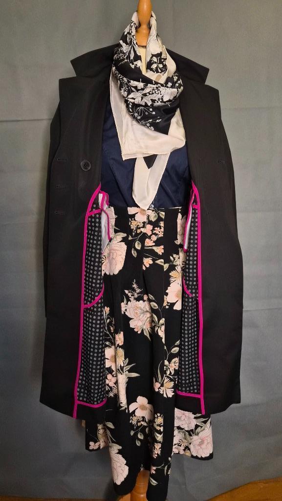 Klassieke Zwarte Trenchcoat BOSS HUGO BOSS, Kleding | Dames, Jasjes, Kostuums en Pakken, Zo goed als nieuw, Jasje, Maat 38/40 (M)