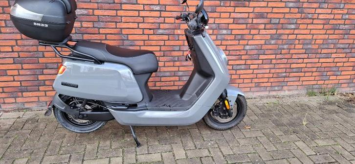 Niu N pro bromscooter, Fietsen en Brommers, Scooters | Overige merken, Gebruikt, Maximaal 45 km/u, Elektrisch, Ophalen