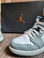 Nike Air Jordan 1 Mid Light Smoke Grey mt 43 9,5, Kleding | Heren, Schoenen, Ophalen of Verzenden, Zo goed als nieuw, Overige kleuren