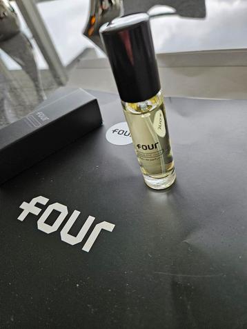 Four Amsterdam Majestic Oud Niche Parfum beschikbaar voor biedingen