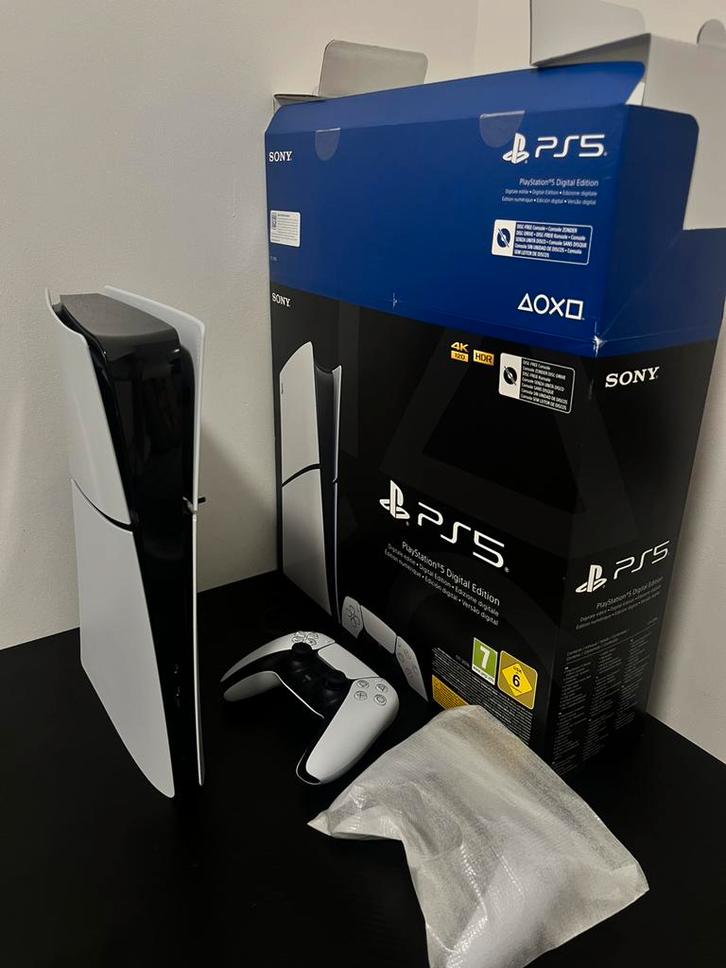 Playstation 5 + 2 controllers + headset. (Zgan), Spelcomputers en Games, Spelcomputers | Sony PlayStation 5, Zo goed als nieuw