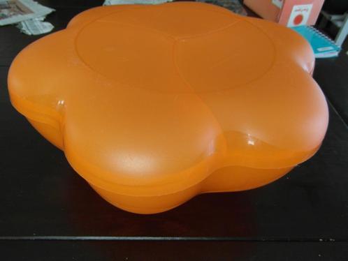 Tupperware Bowlschaal + deksel Oranje is tevens serveerschaa, Huis en Inrichting, Keuken | Keukenbenodigdheden, Zo goed als nieuw