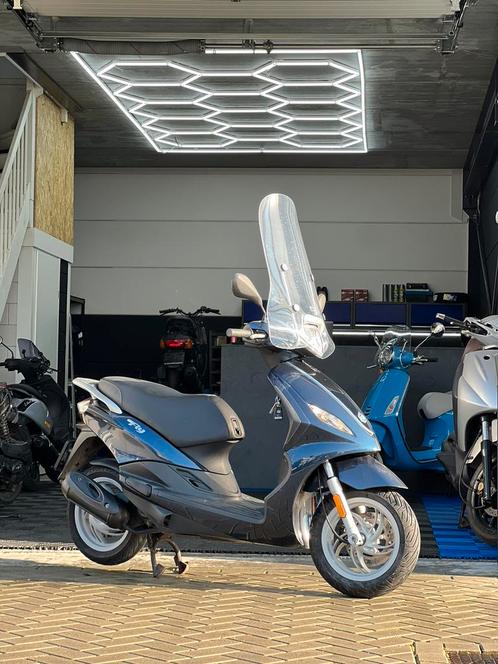 PIAGGIO NEW FLY 2016 BROM 80CC BEGRENZER, Motoren, Tuning en Styling, Ophalen of Verzenden