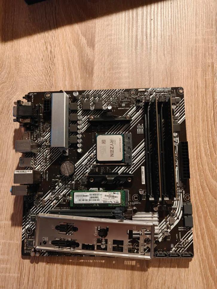 Defect setje b450 3900x 1tb M2 32gb ddr4, Computers en Software, Moederborden, Niet werkend, DDR4, Ophalen of Verzenden