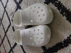 Witte crocs maat 46, Kleding | Dames, Schoenen, Ophalen of Verzenden, Zo goed als nieuw, Zwart, Sneakers of Gympen