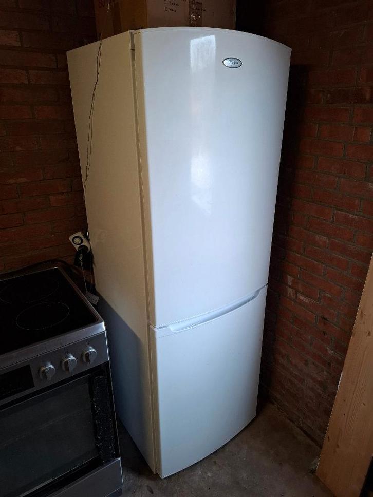 GRATIS: Whirlpool koel-vriescombinatie (defect), Witgoed en Apparatuur, Koelkasten en IJskasten, Met aparte vriezer, 200 liter of meer