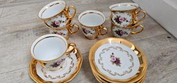 Bavaria vintage Kopjes en Schotels met Gouden Details  beschikbaar voor biedingen
